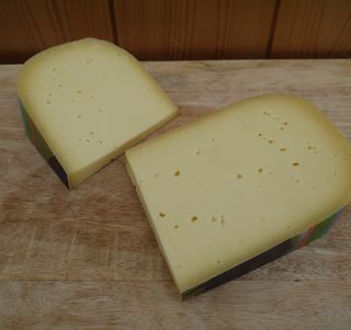 Blaarkop kaas jong belegen